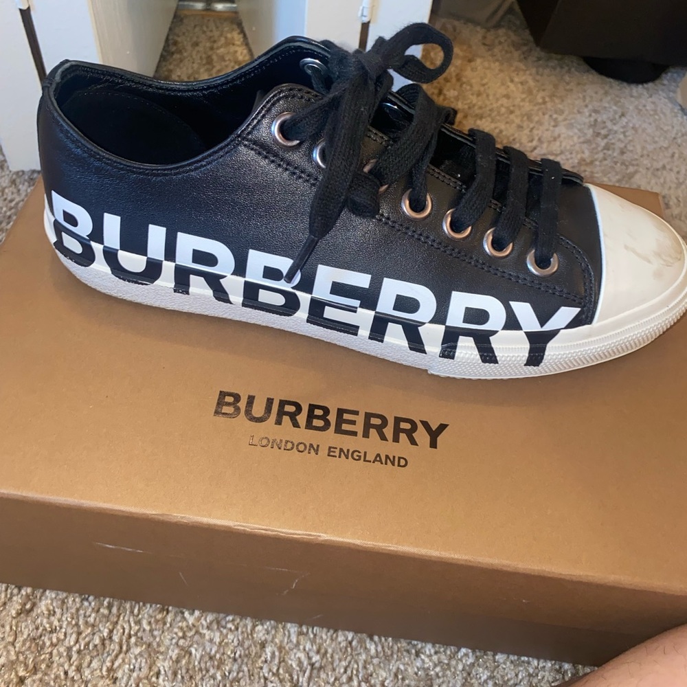 These shoes are in good condition they’ve only been worn a few times